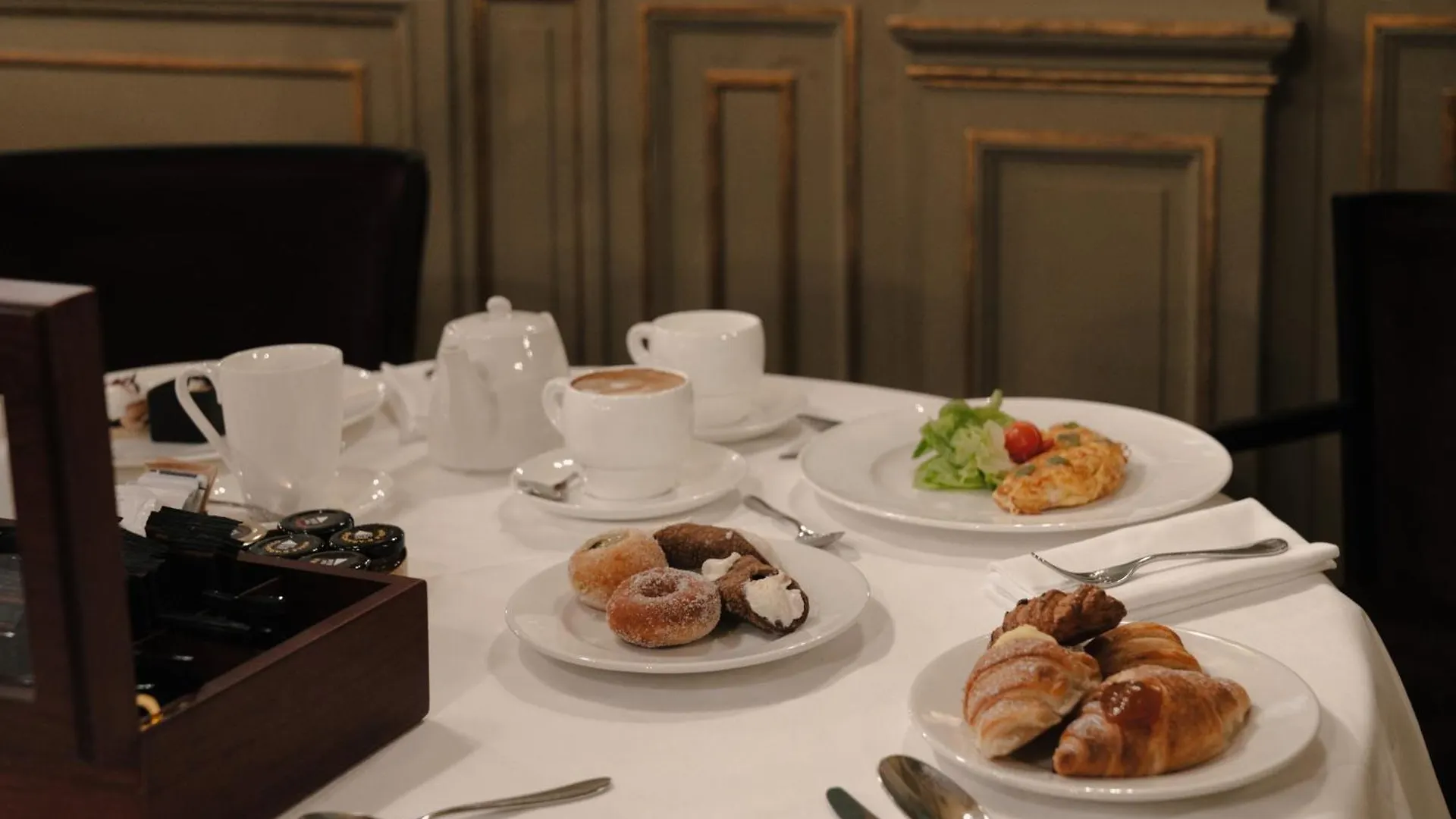 Grand Hotel Et Des Palmes Palermo 5*,  Italy