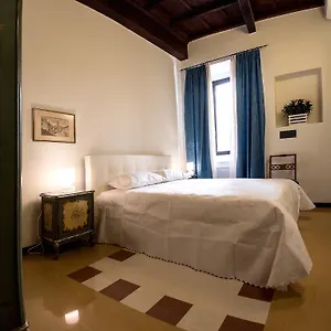  Oda ve Kahvaltı Campo Marzio Charming İtalya
