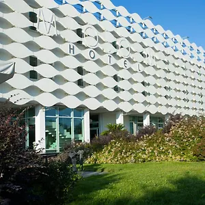 **** Otel Mo.om İtalya
