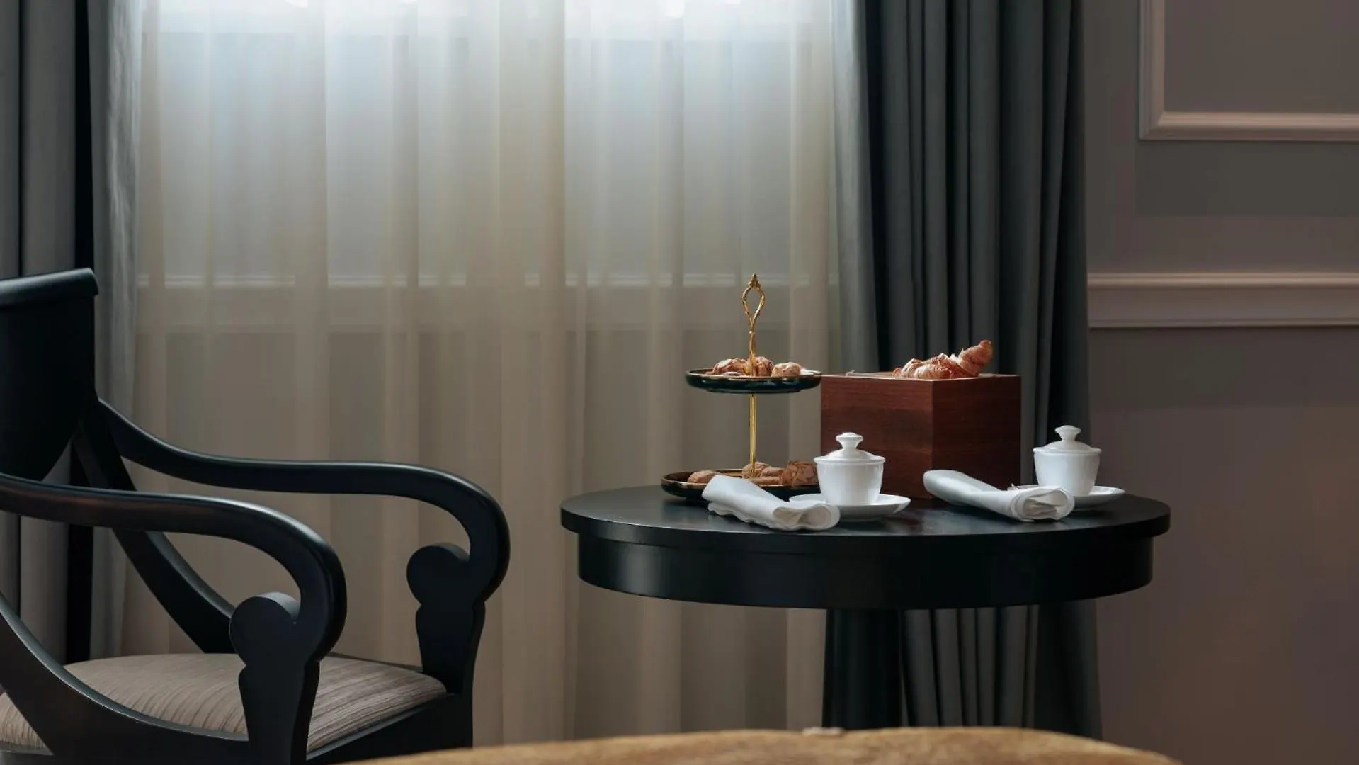 Grand Hotel Et Des Palmes Palermo 5*,